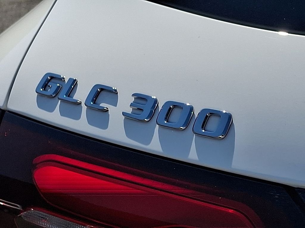 Certified Used 2026 Polar White Mercedes-Benz GLC 300 image 30