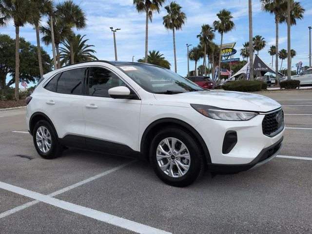 Used 2023 White Ford Active image 2