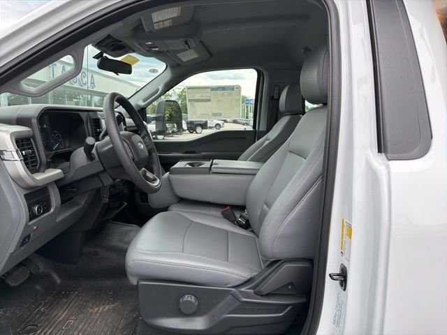 New 2026 Oxford White Ford F-350® XL image 8
