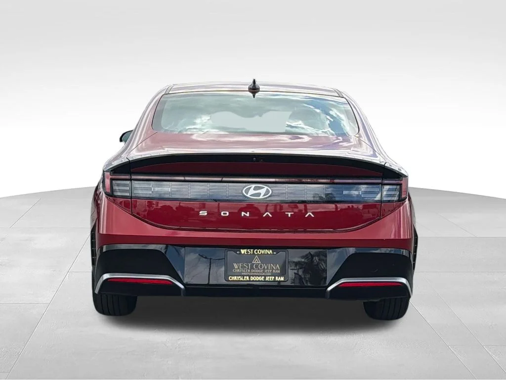 Used 2025 Red Hyundai SEL image 6