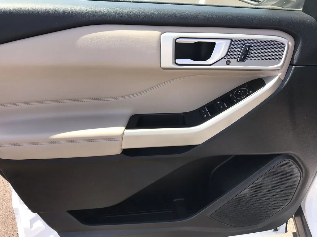 Used 2023 White Ford Limited image 13