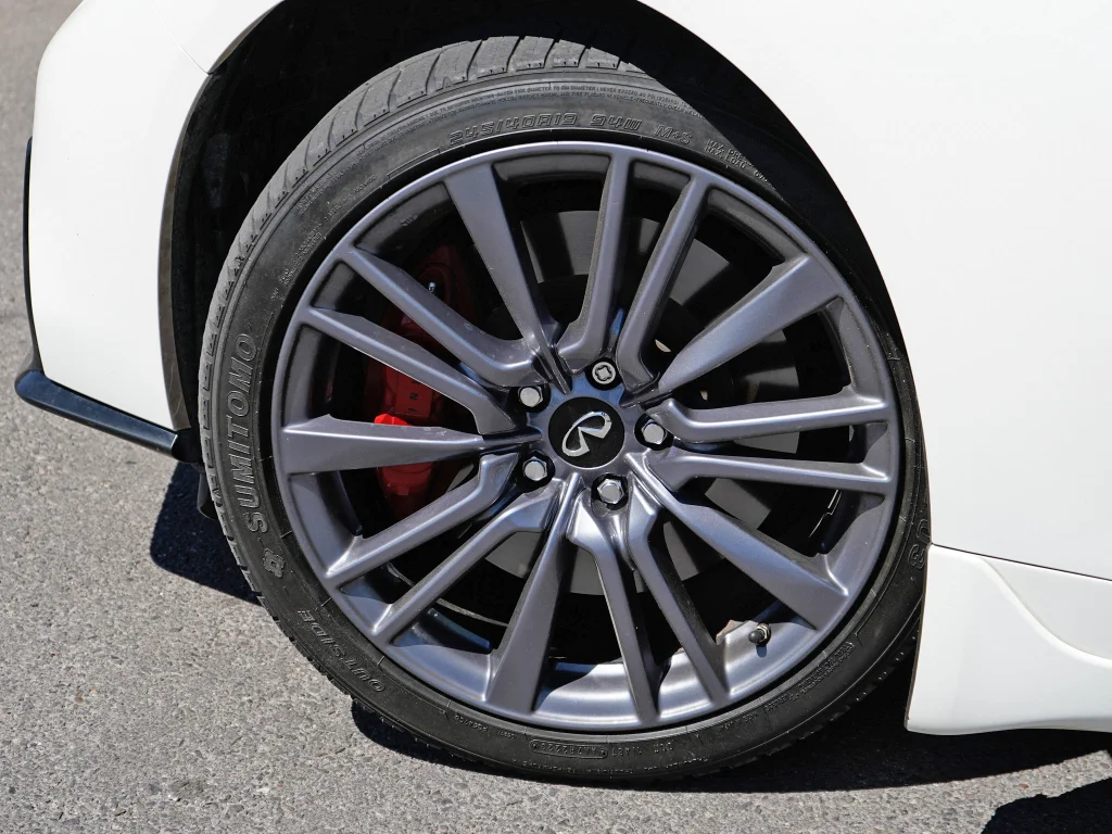 Used 2023 Majestic White INFINITI RED SPORT 400 image 5