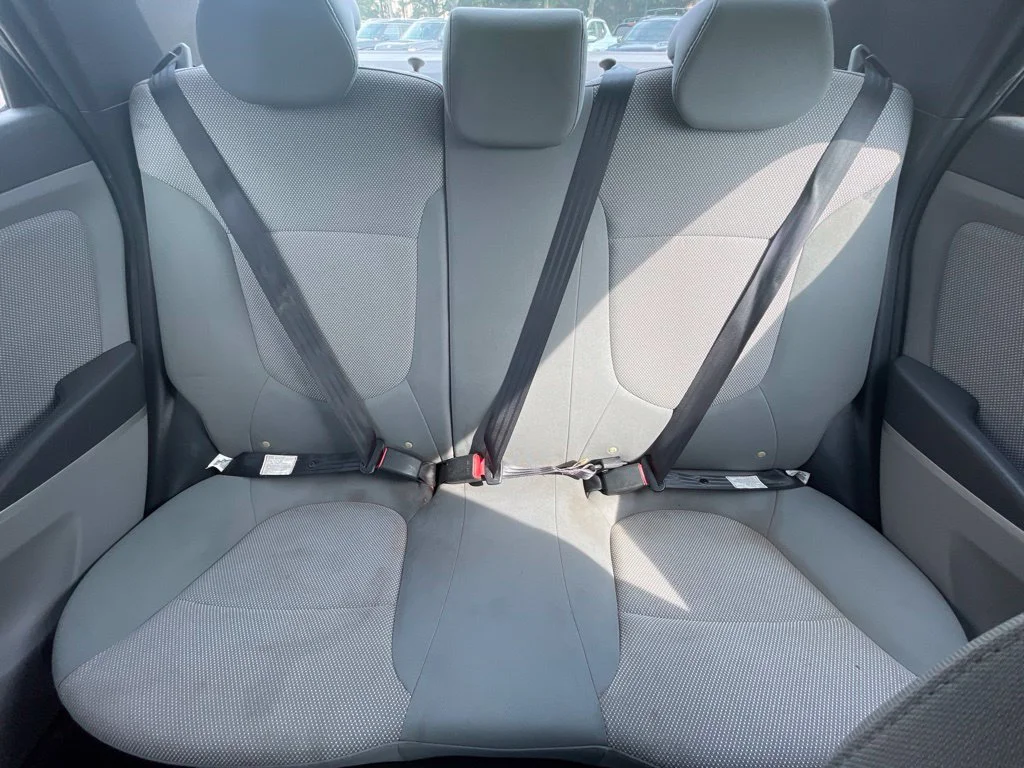 Used 2013 Black Hyundai GLS image 23