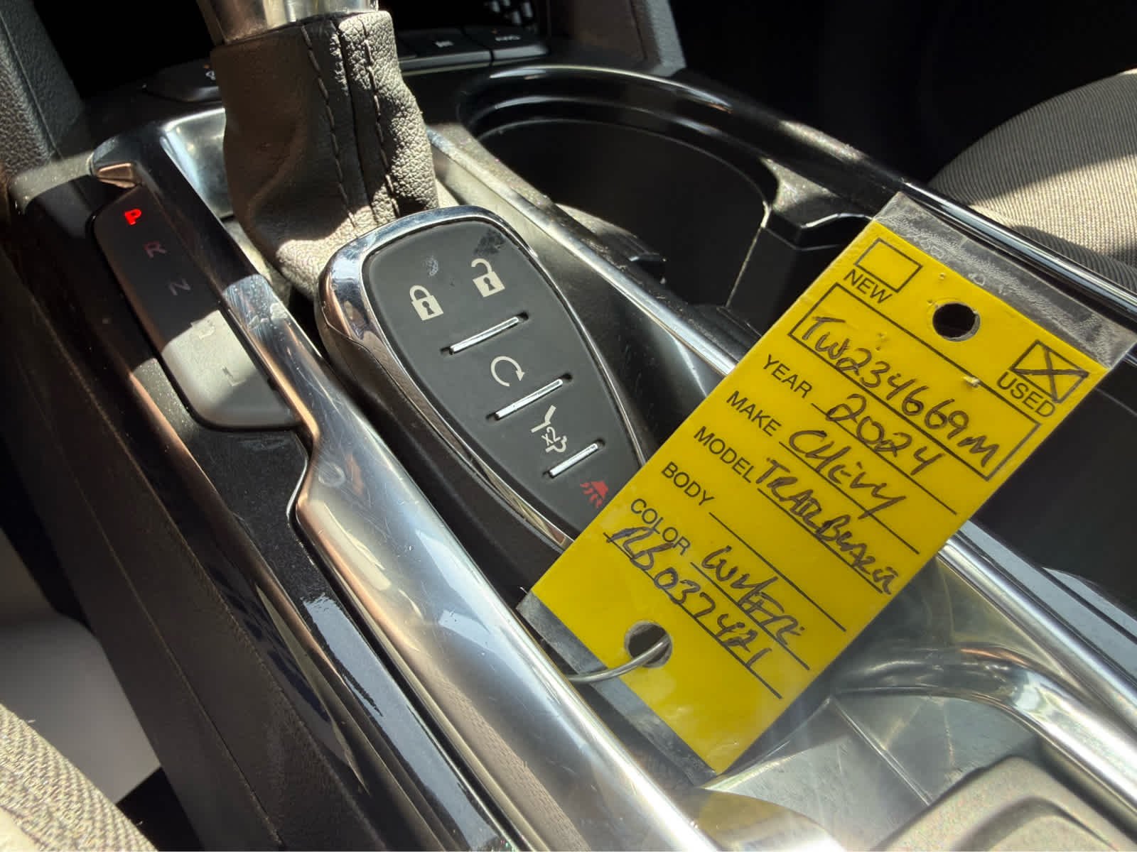 Used 2024 Summit White Chevrolet LT image 28
