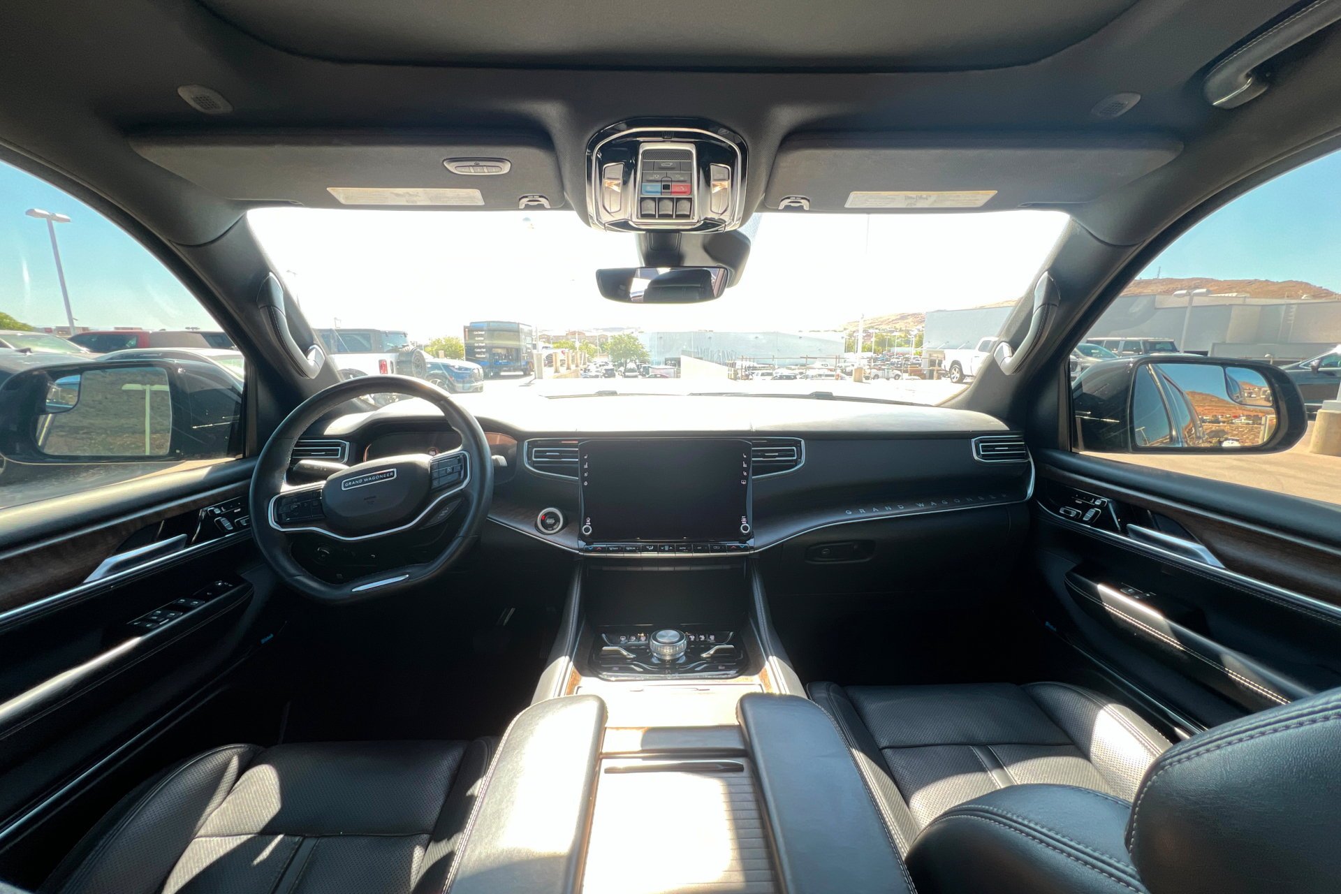 Used 2024 Diamond Black Crystal Pearlcoat Jeep Base image 10