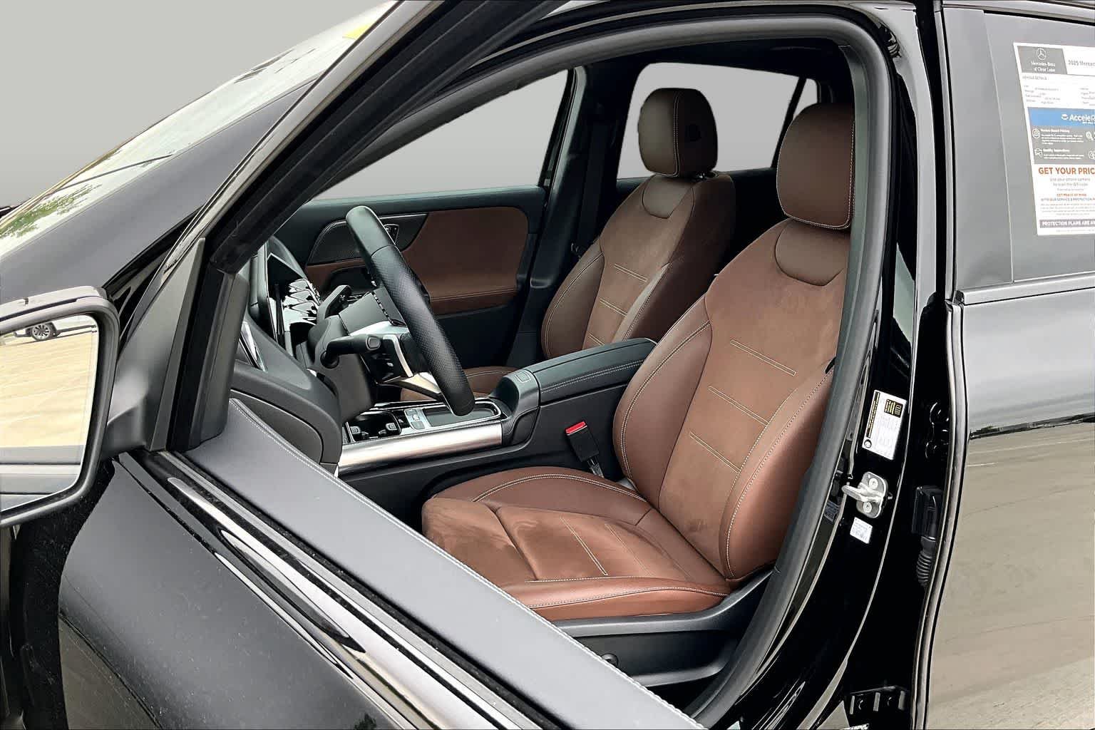 Used 2025 Night Black Mercedes-Benz GLA 250 image 8