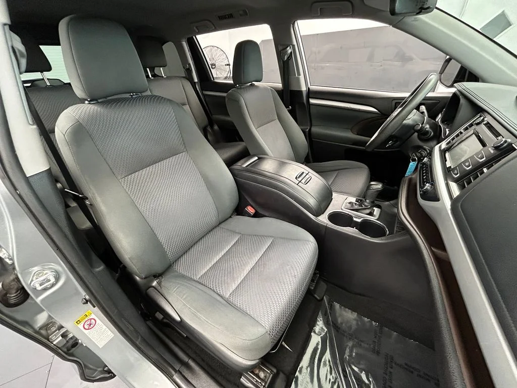 Used 2019 Celestial Silver Metallic Toyota LE image 38