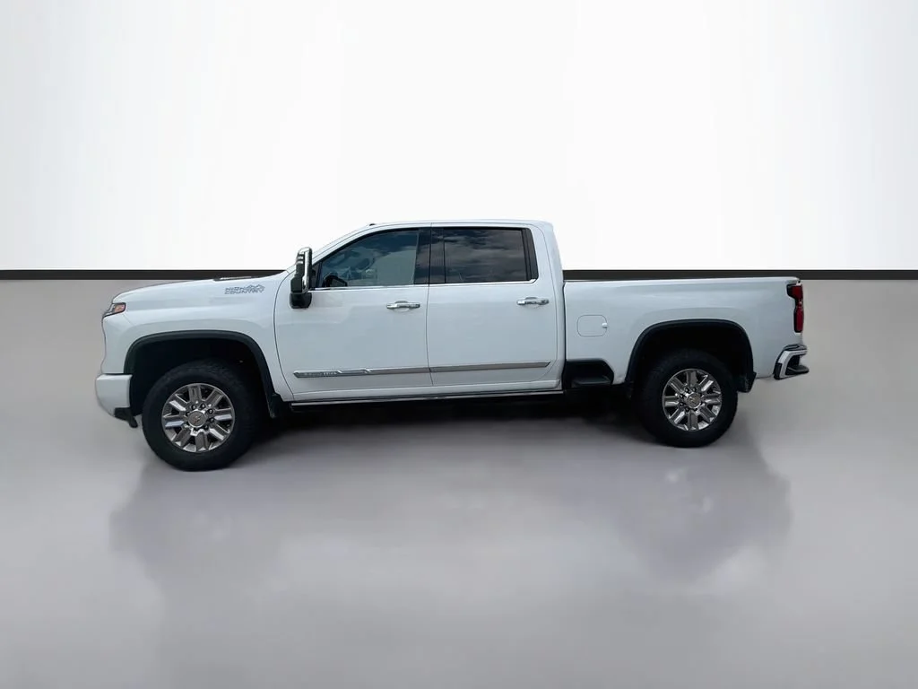 Used 2026 Summit White Chevrolet High Country image 8