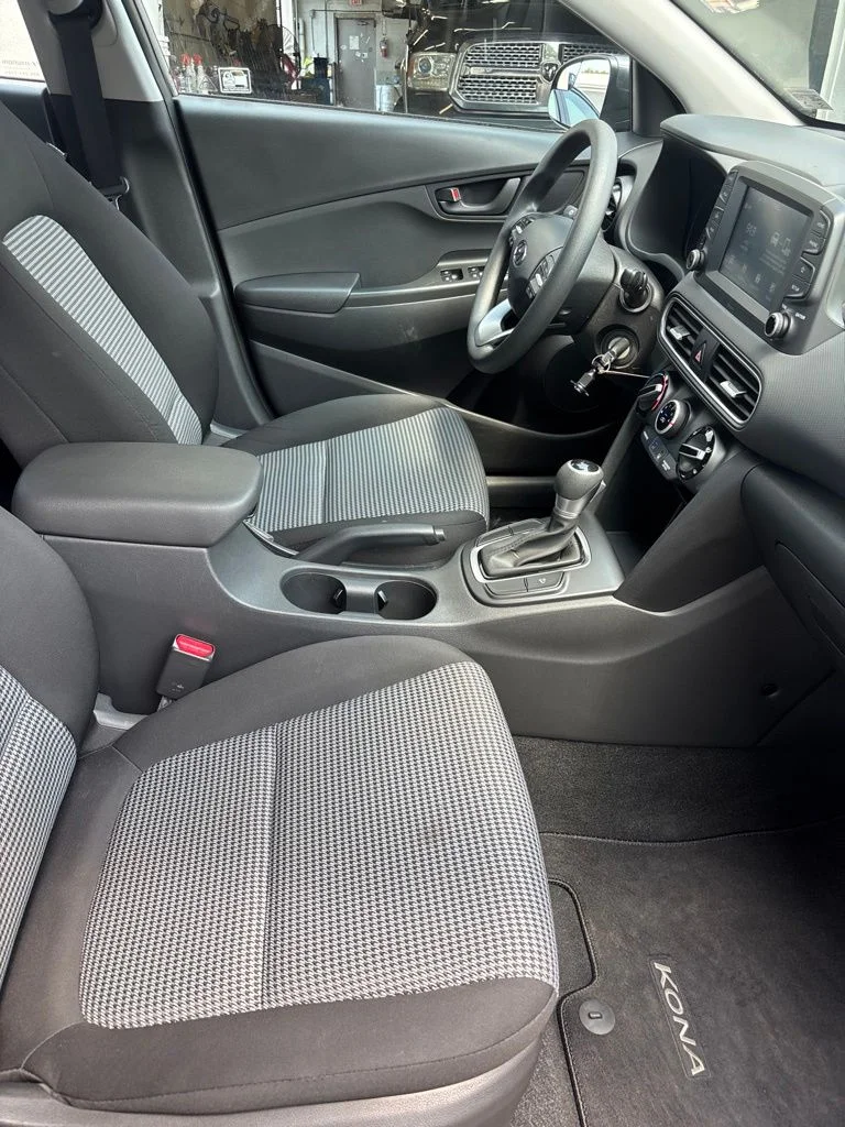 Used 2020 Gray Hyundai SE image 22