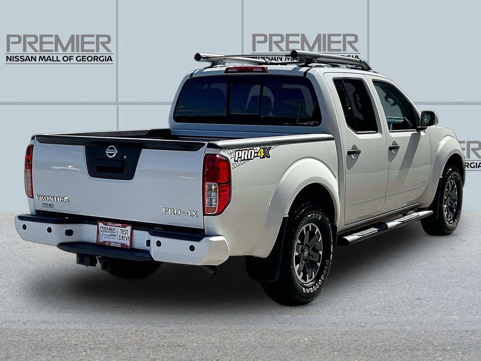 Certified Used 2020 White Nissan PRO-4X image 7