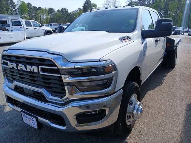 New 2026 Bright White Clear-Coat Exterior Paint RAM Tradesman image 11