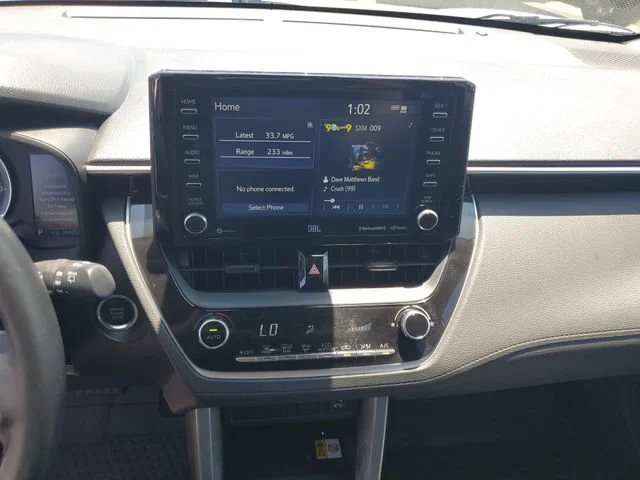 Used 2022 Wind Chill Pearl Toyota LE image 16