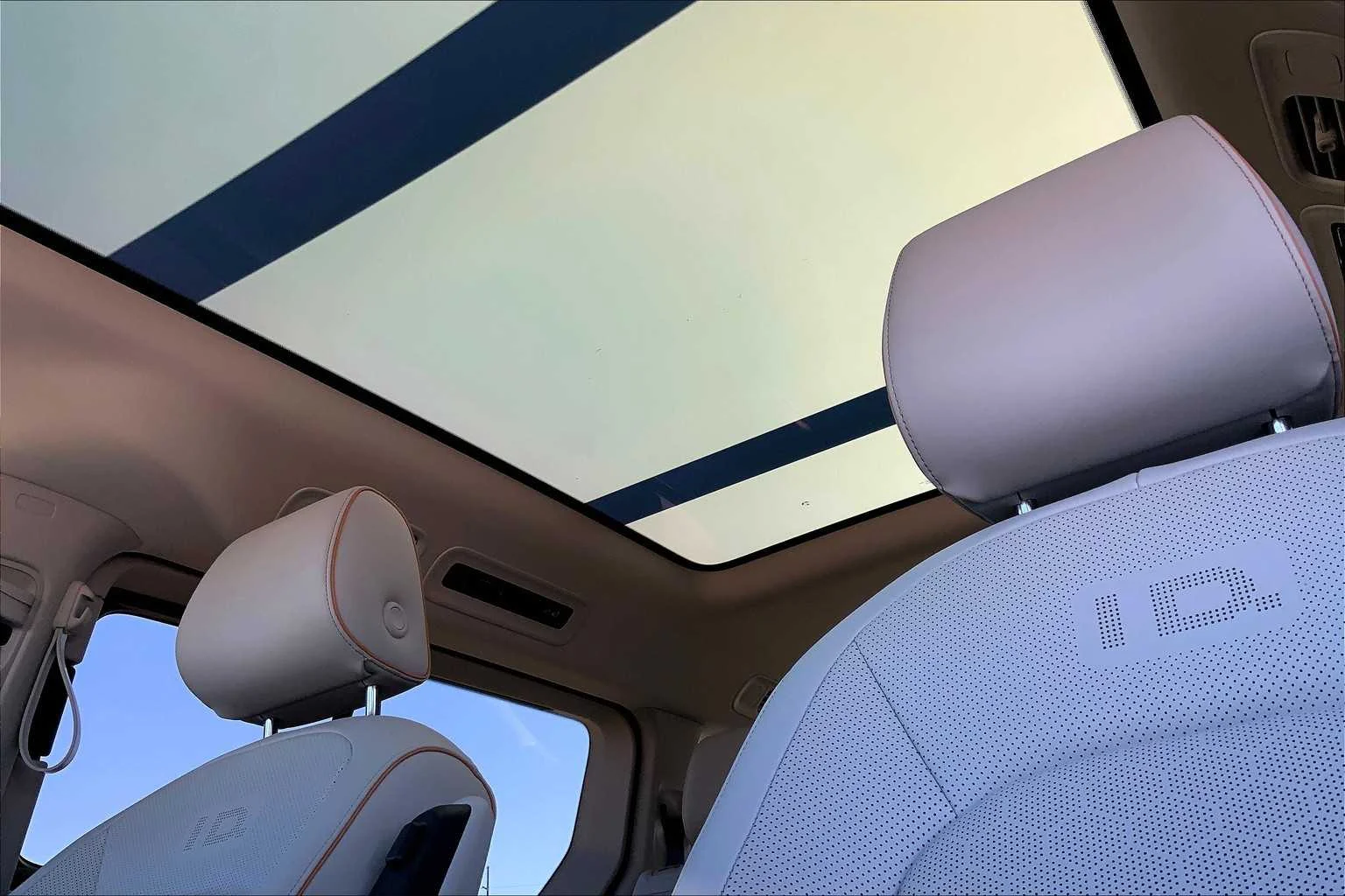 New 2025 Cabana Blue/Candy White Volkswagen 1st Edition image 17