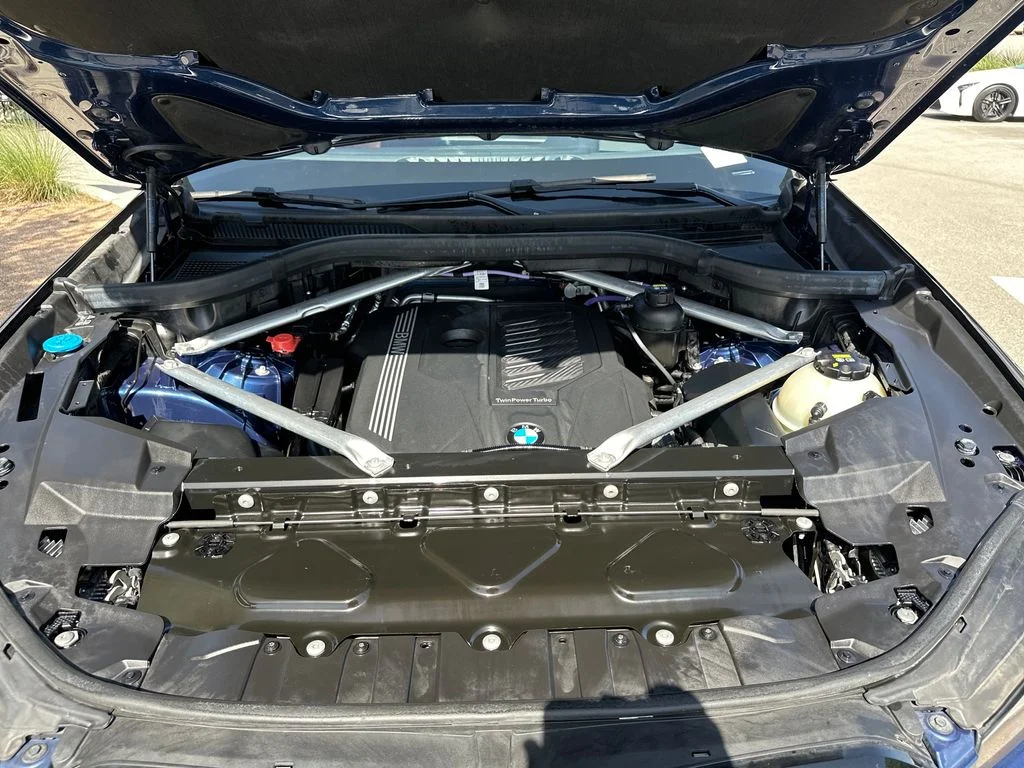 Used 2023 Blue BMW xDrive40i image 17