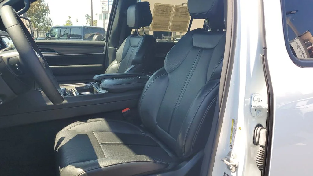 Used 2024 White Jeep Series II image 20