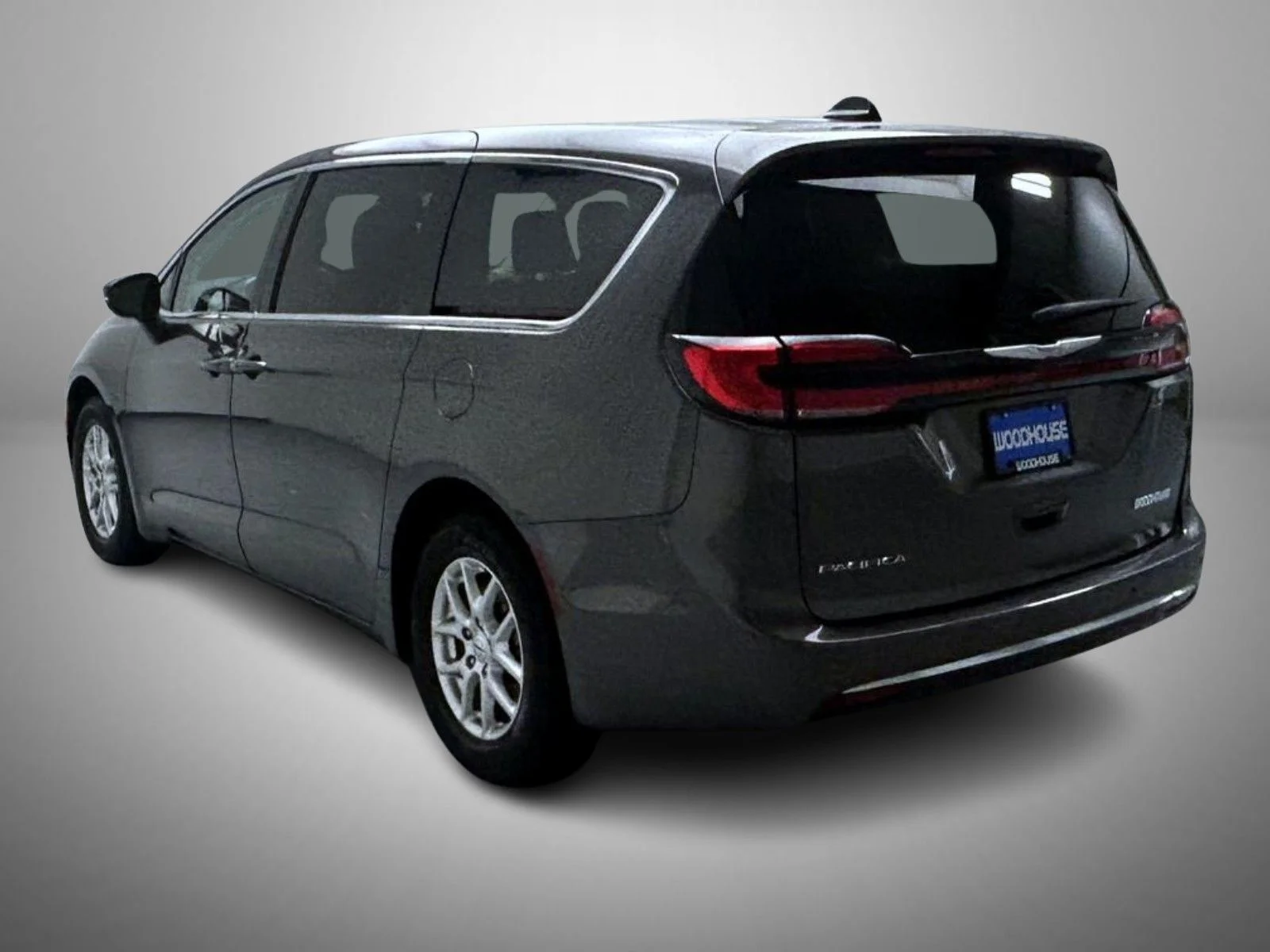Used 2023 Gray Chrysler Touring L image 7