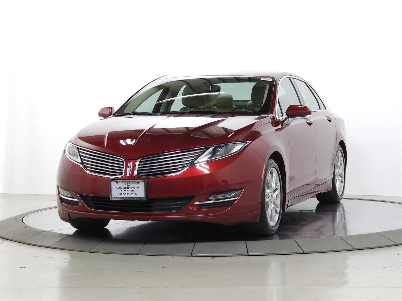 Used 2015 Red Lincoln  image 3