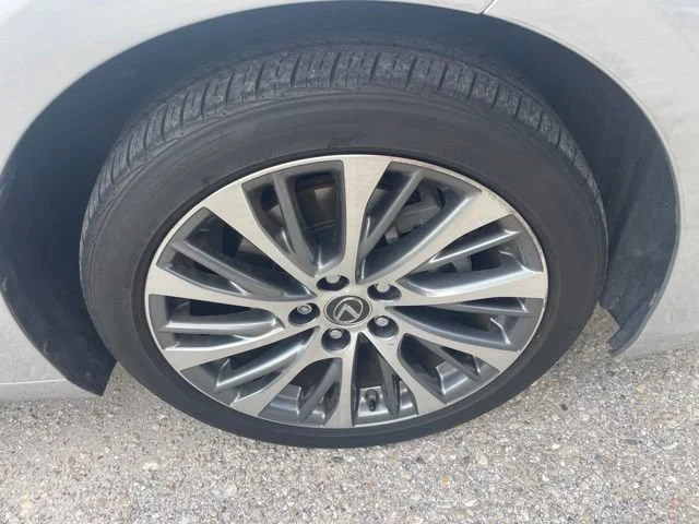 Used 2019 Silver Lexus ES 300h image 7