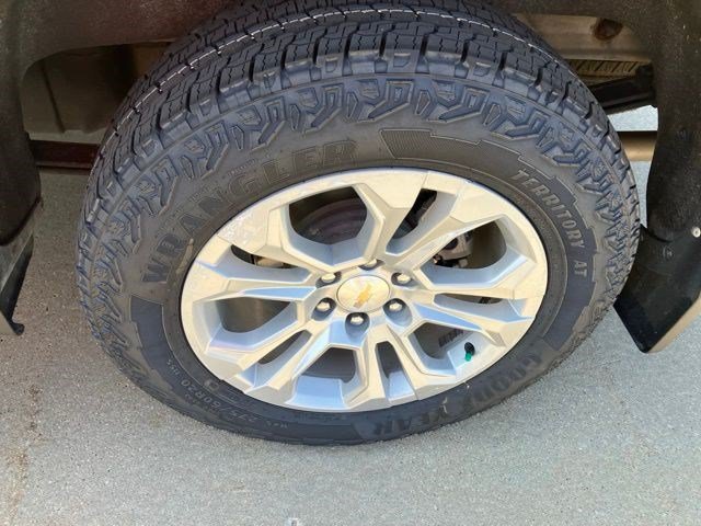 Certified Used 2024 Summit White Chevrolet LTZ image 27