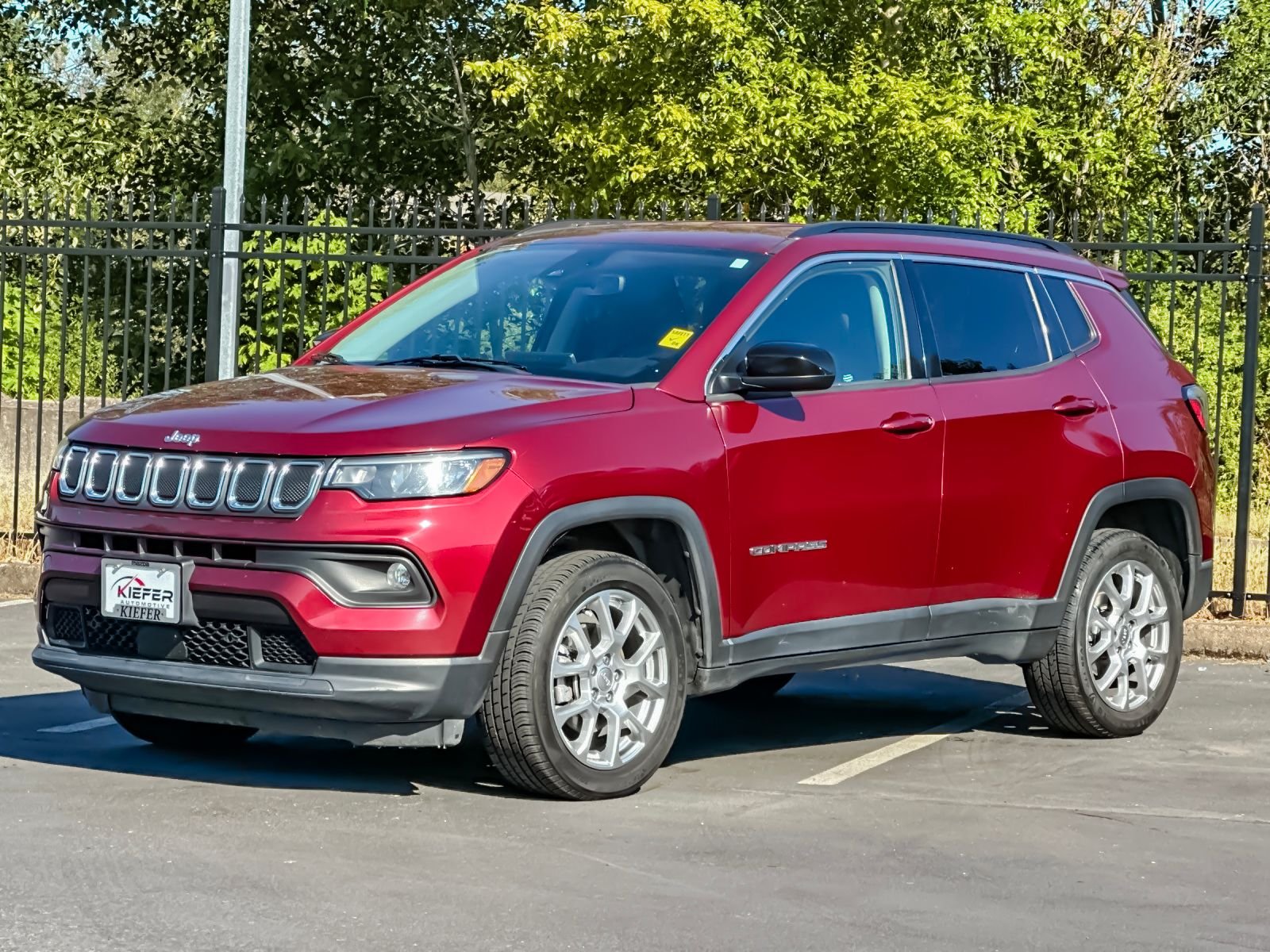 Used 2022 Red Jeep Latitude Lux image 8