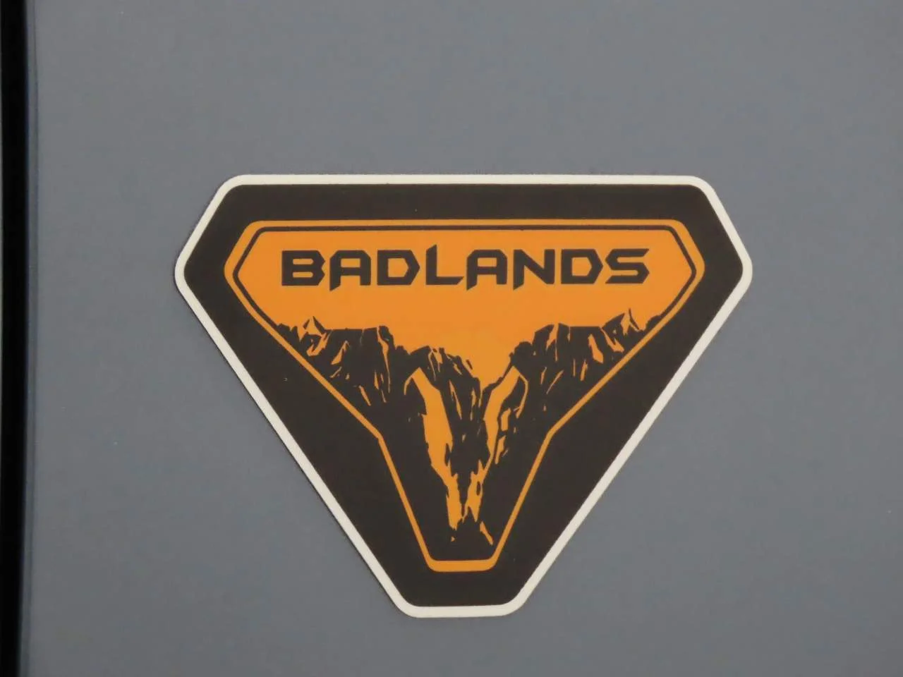 Used 2025 Azure Gray Metallic Tri-Coat Ford Badlands image 6