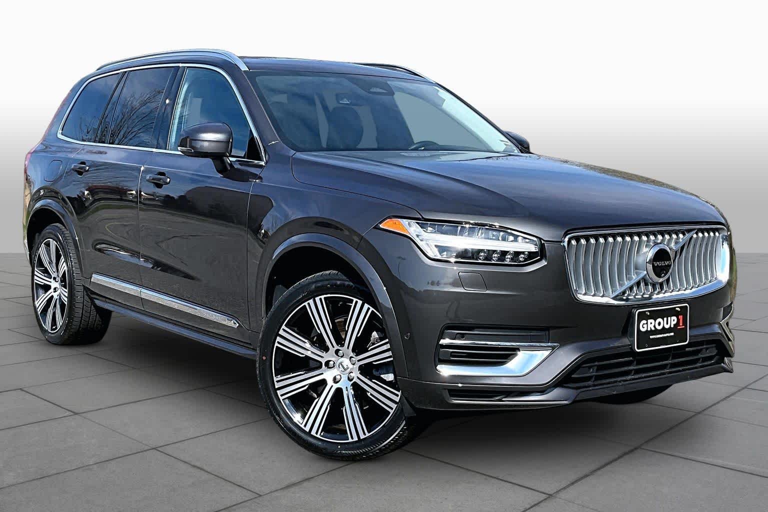 Used 2024 Platinum Grey Metallic Volvo Plus image 3