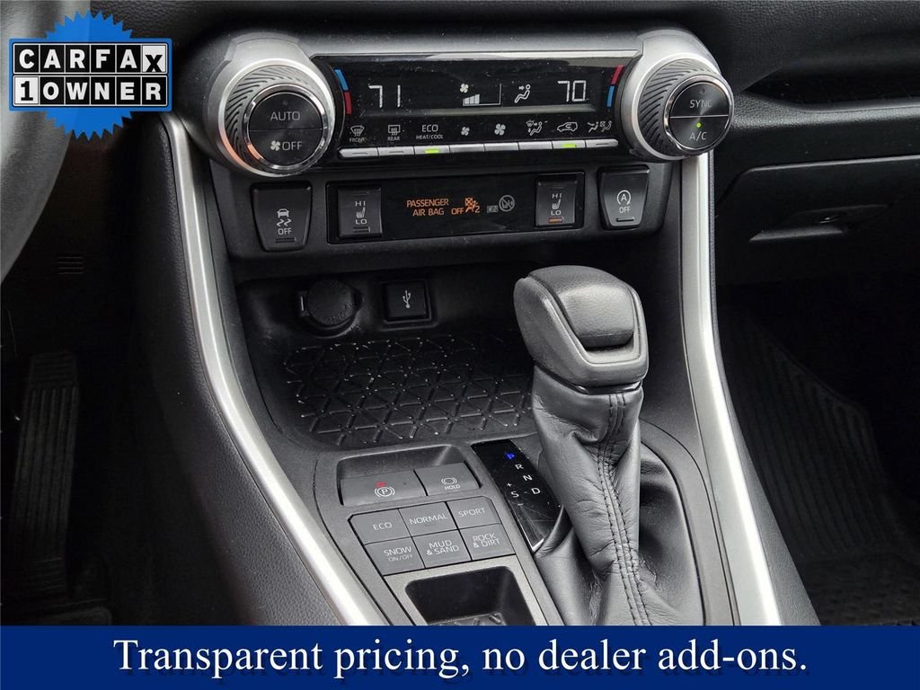 Used 2022 White Toyota XLE image 28