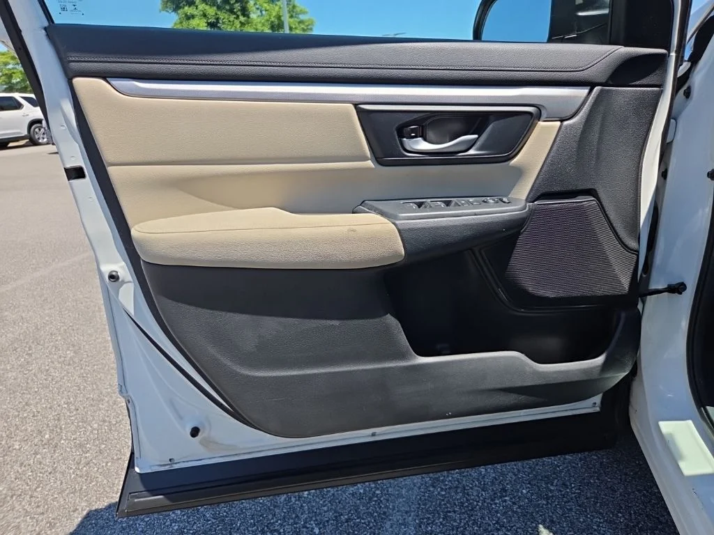 Used 2017  Honda LX image 14
