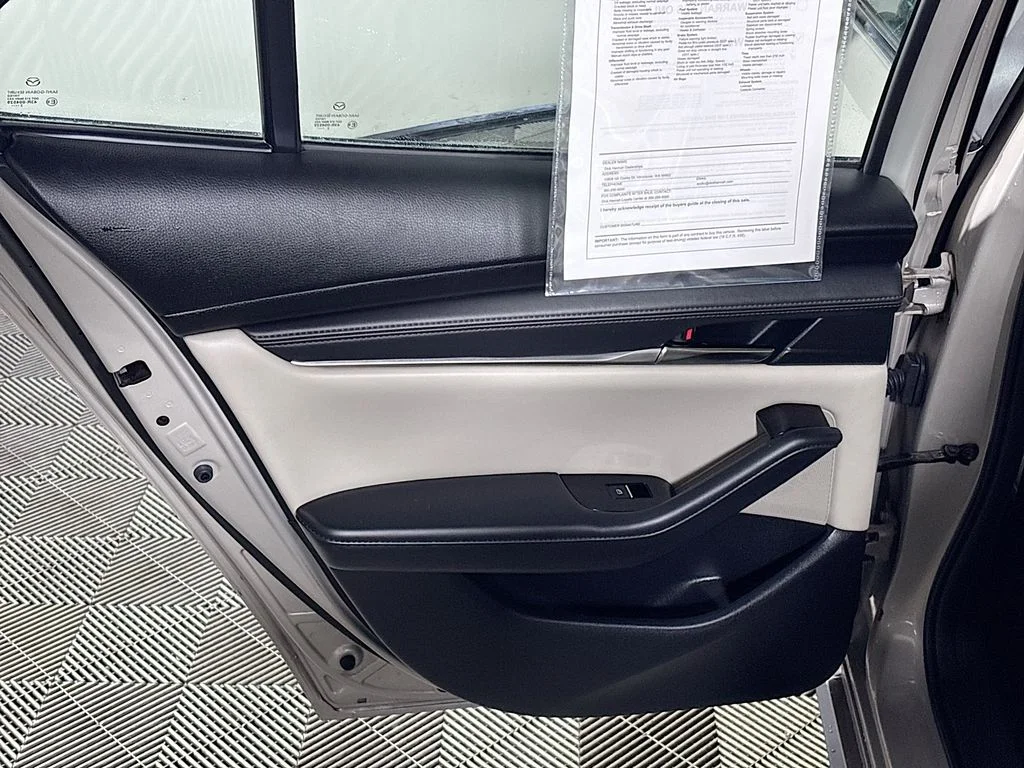 Used 2022 Silver Mazda Preferred image 19