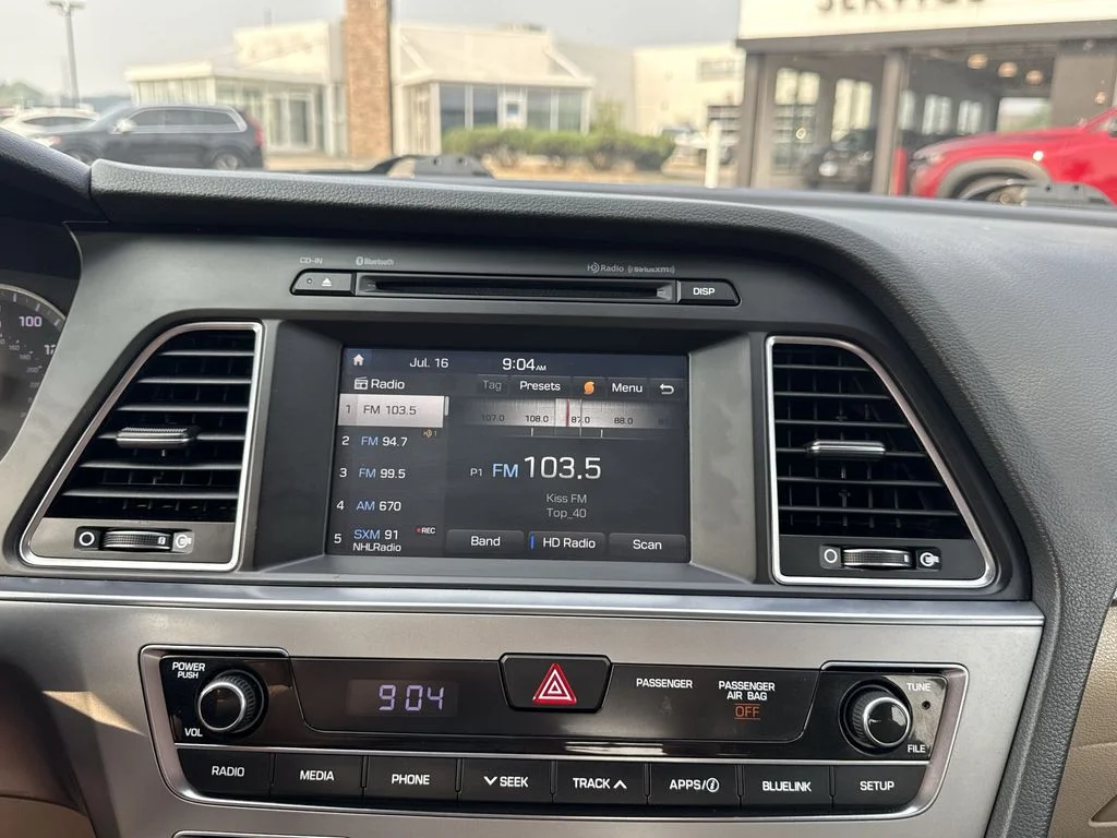 Used 2017 Black Hyundai SE image 16