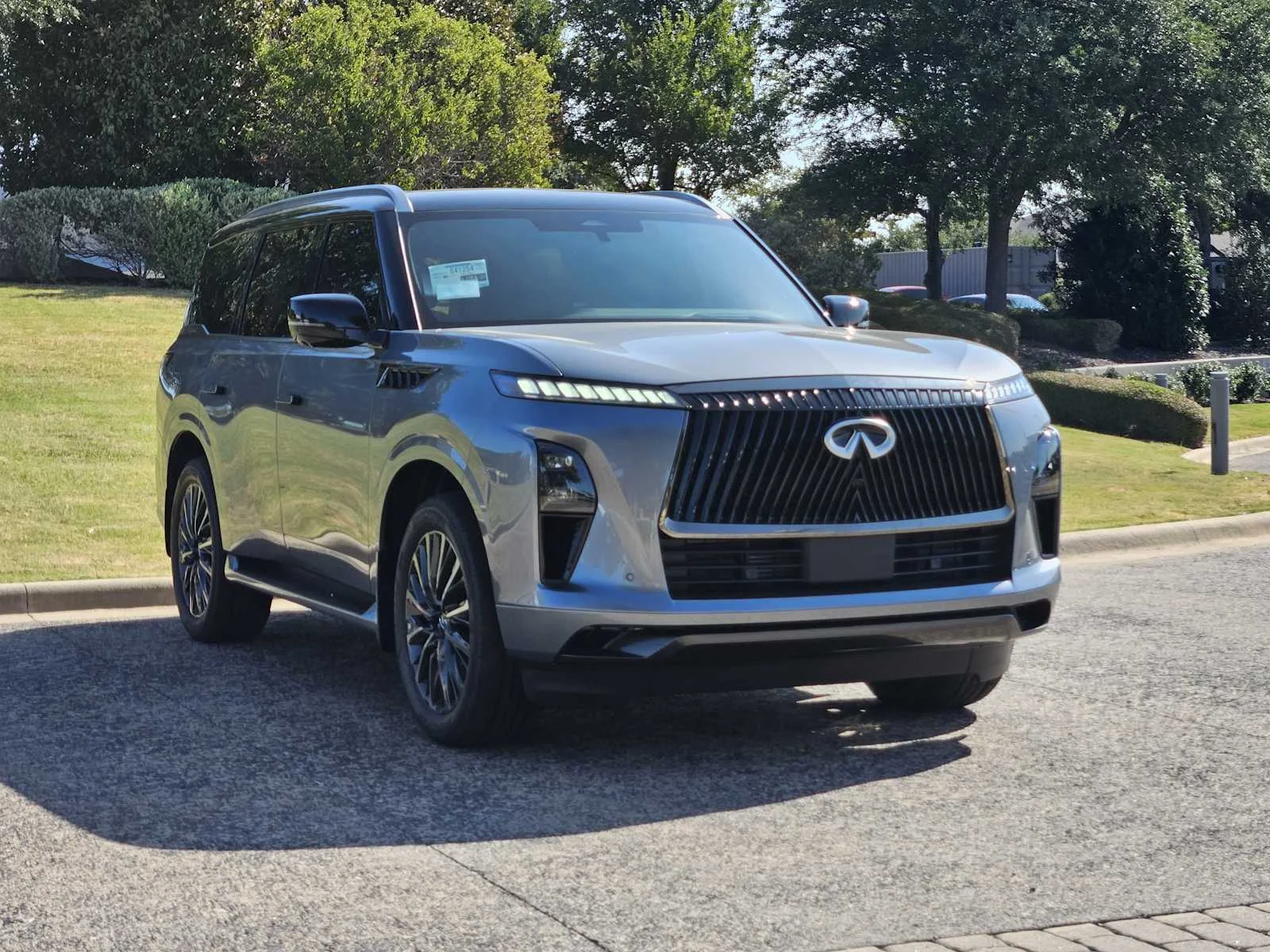 New 2027 2T DYNAMIC META INFINITI Autograph 4WD image 2