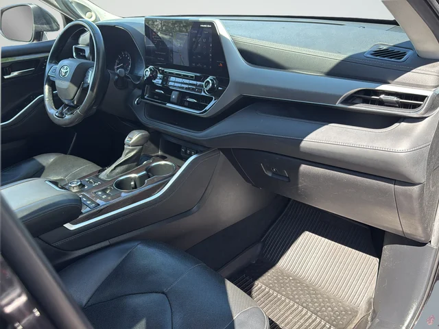 Used 2021 Brown Toyota Platinum image 10