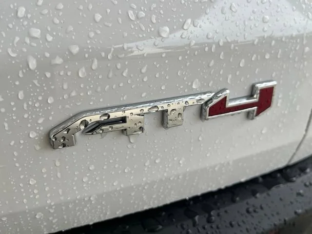 2026 GMC Acadia AT4 - Photo 33