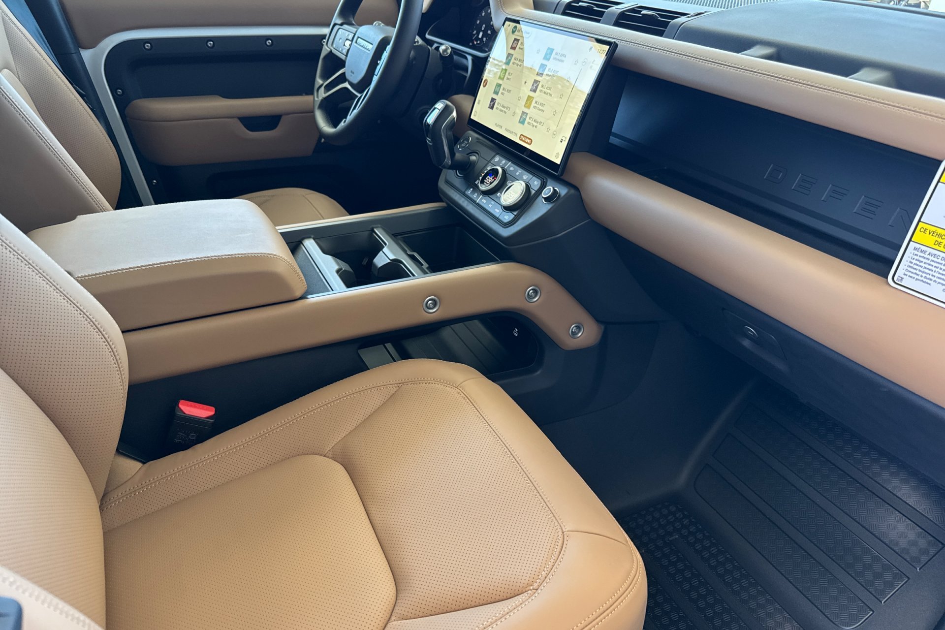 New 2026 Fuji White Land Rover X-Dynamic SE image 18