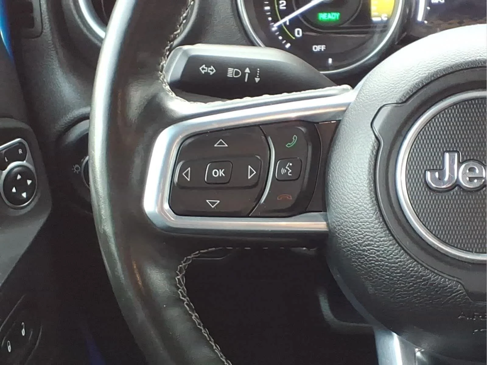 Used 2022 Hydro Blue Pearlcoat Jeep Unlimited Sahara image 21