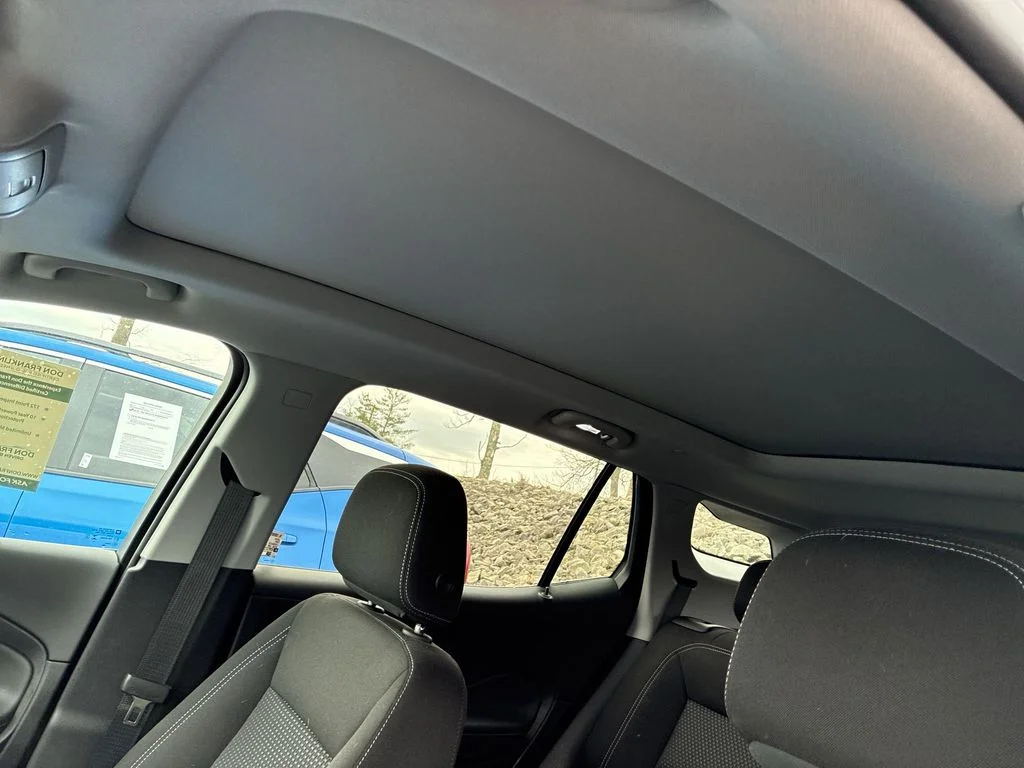 Used 2024 White GMC SLE image 19