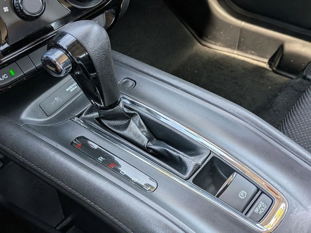 Used 2016  Honda LX image 19