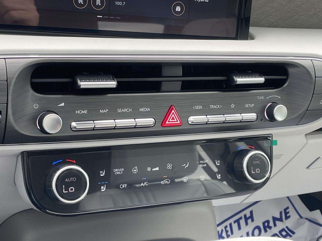 New 2026 White Hyundai SEL Premium 8P image 30