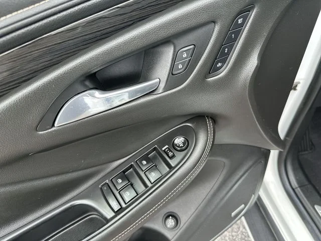 Used 2017 White Buick Premium I image 17