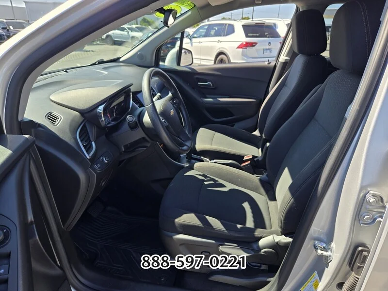 Used 2020 Silver Ice Metallic CHEVROLET LS image 10