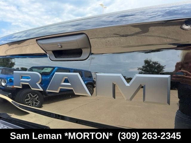 New 2026 Diamond Black Crystal Pearlcoat Ram  image 12