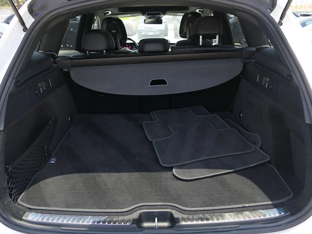 Used 2024 White Mercedes-Benz GLC 300 image 21