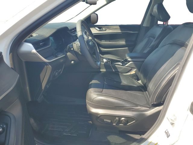 Used 2023 White Jeep Limited image 9