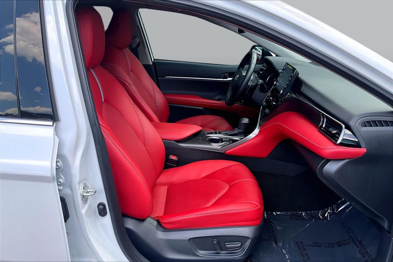 Used 2024 Wind Chill Pearl Toyota Hybrid XSE image 8