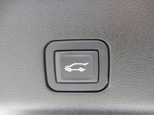 2024 GMC Yukon Denali - Photo 40