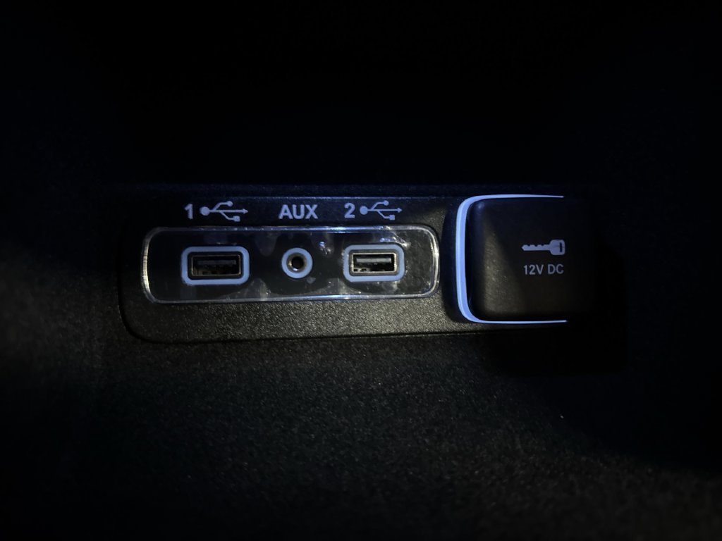 Used 2018 Velvet Jeep Limited image 33