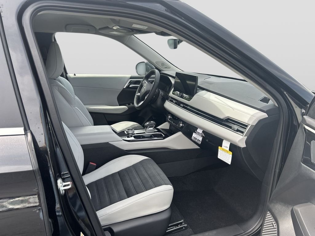 New 2026 BLK DIAMOND Mitsubishi SE image 18