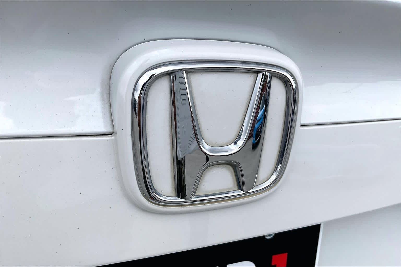 Used 2021 Platinum White Pearl Honda EX-L image 31