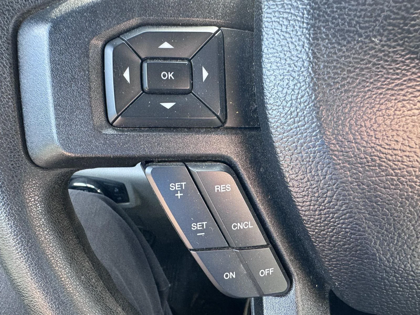 Used 2021 Oxford White Ford XLT image 16
