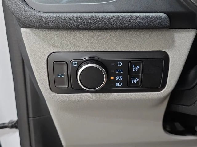 Certified Used 2023 Oxford White Ford Active image 23